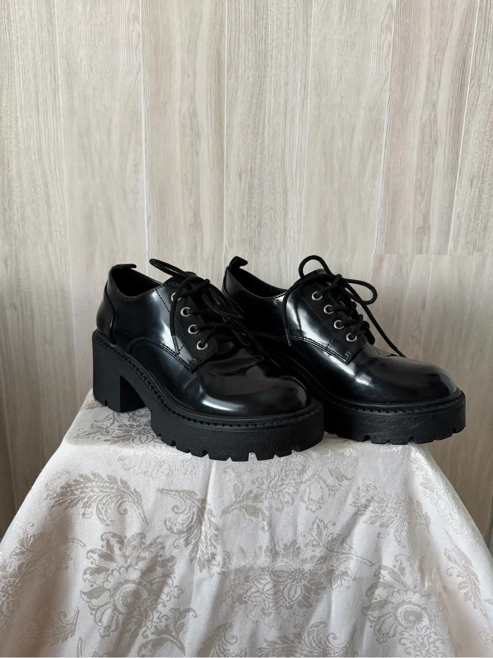 Madden Girl Black Patent Lace-Up Platform boots